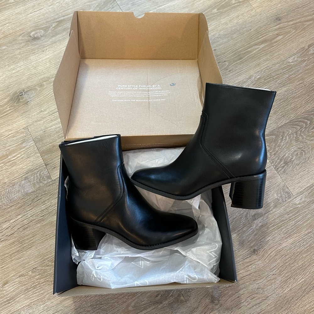 NATURALIZER BLACK BOOTIE - Picture 3 of 9